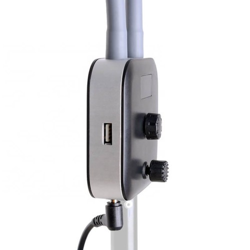 lampa z wyjściem na telefon