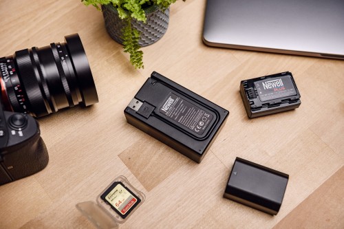 Ładowarka dwukanałowa z wyświetlaczem Newell FDL-USB-C do akumulatorów LP-E6 Canon