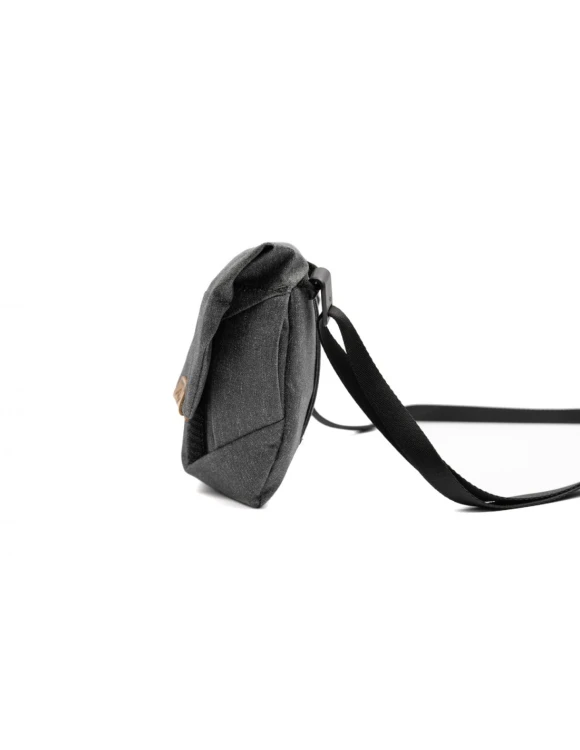 peak-design-field-pouch-charcoal-v2-grafitowy-z-paskiem (2).jpg