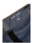 peak-design-field-pouch-midnight-v2-niebieski-z-paskiem (10).jpg
