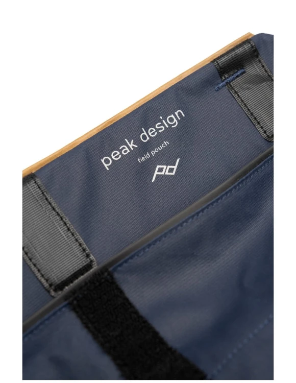 peak-design-field-pouch-midnight-v2-niebieski-z-paskiem (10).jpg