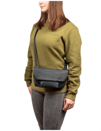copy-of-peak-design-field-pouch-black-v2-czarny-z-paskiem (14).jpg