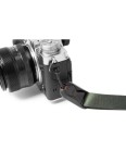 Pasek na szyję do małego aparatu Peak Design Leash v3 - Sage Szarozielony