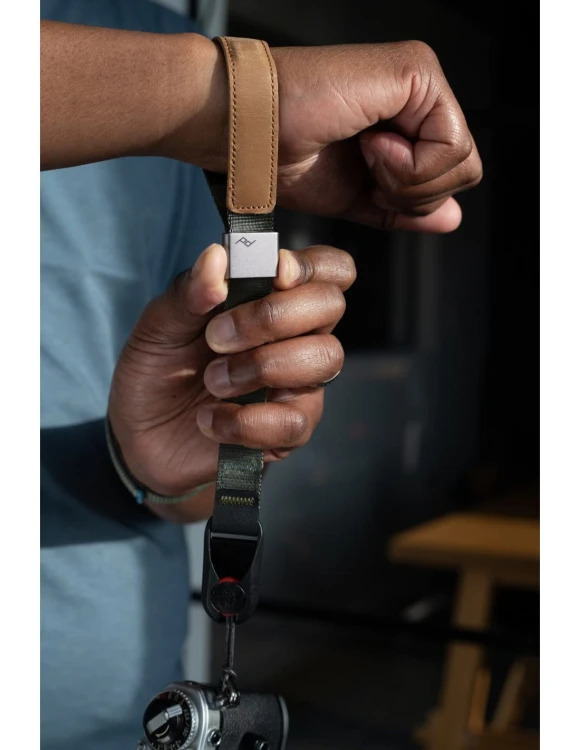 Pasek na rękę aparatu Peak Design Cuff Sage Szarozielony v3