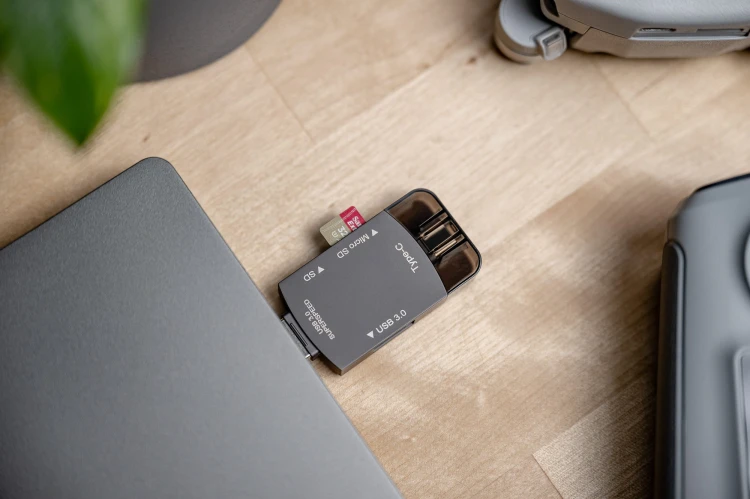 Czytnik kart pamięci Newell Hub USB OTG 3 w 1