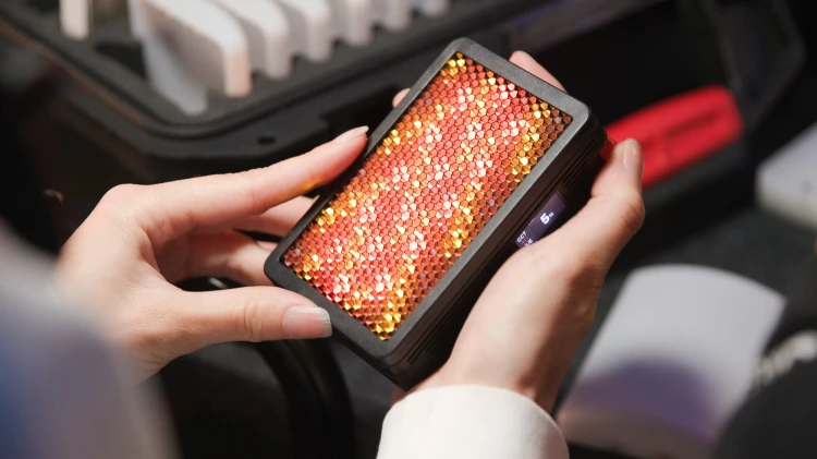 Lampa panel LED Aputure MC Pro