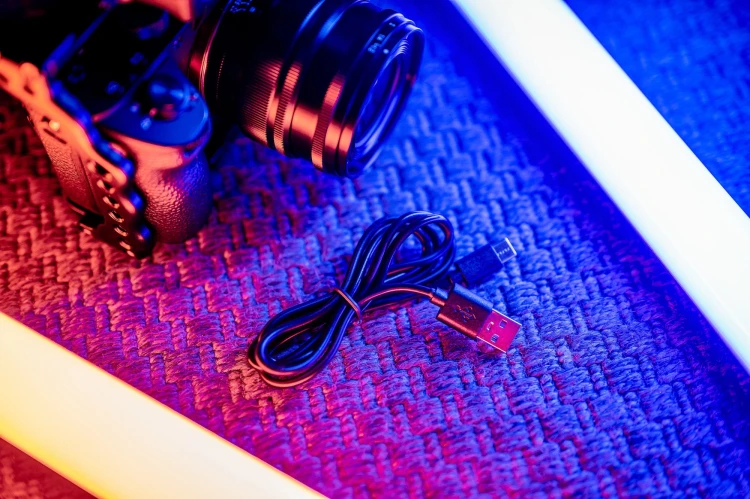Lampa LED Newell RGB Kathi II miecz świetlny z wbudowanym akumulatorem