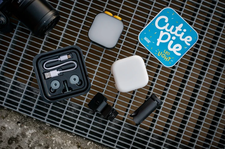 Lampa LED Newell RGB Cutie Pie - czarna, mini lampa do smartfona