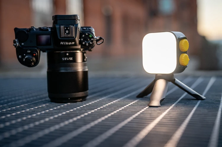 Lampa LED Newell RGB Cutie Pie - czarna, mini lampa do smartfona