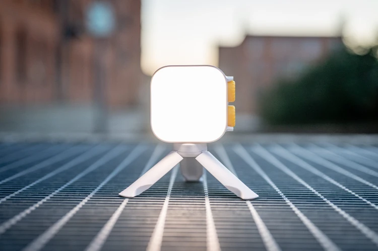 Lampa LED Newell RGB Cutie Pie - biała, mini lampa do smartfona