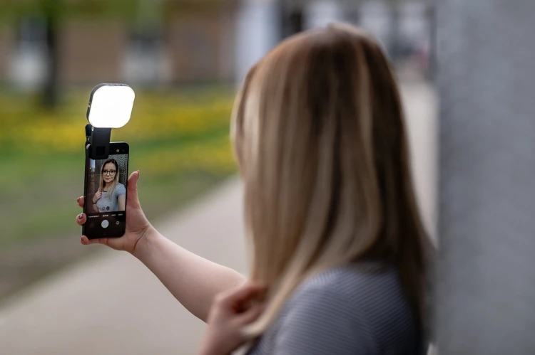 Lampka LED do smartfona Newell Sunny