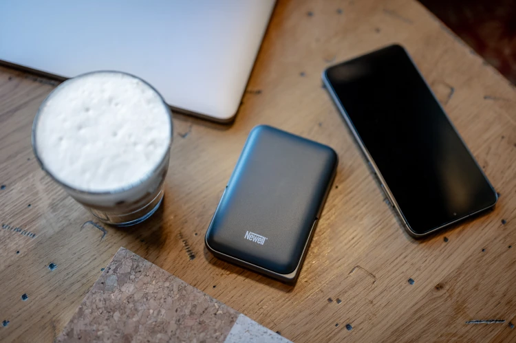 power-bank-newell-ms-10000-magsafe-10000-mah-pd-20-w-szary (6).jpg