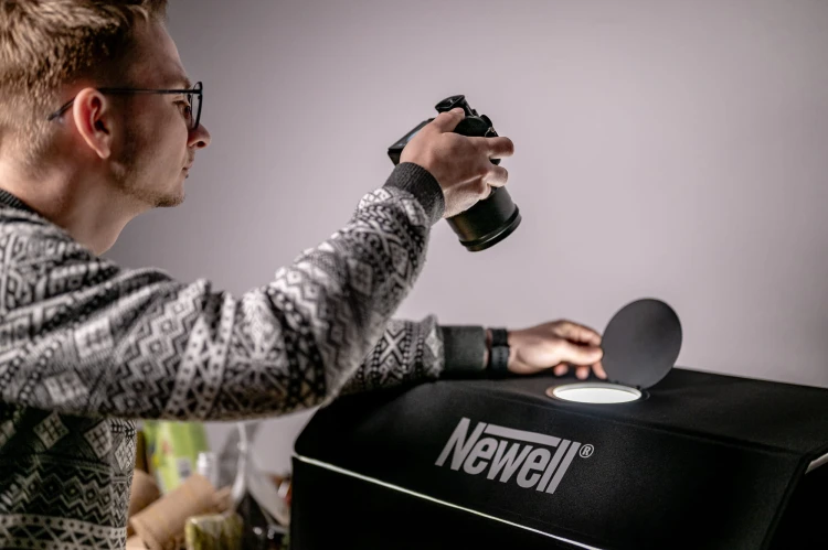 Namiot bezcieniowy z oświetleniem LED Newell M60