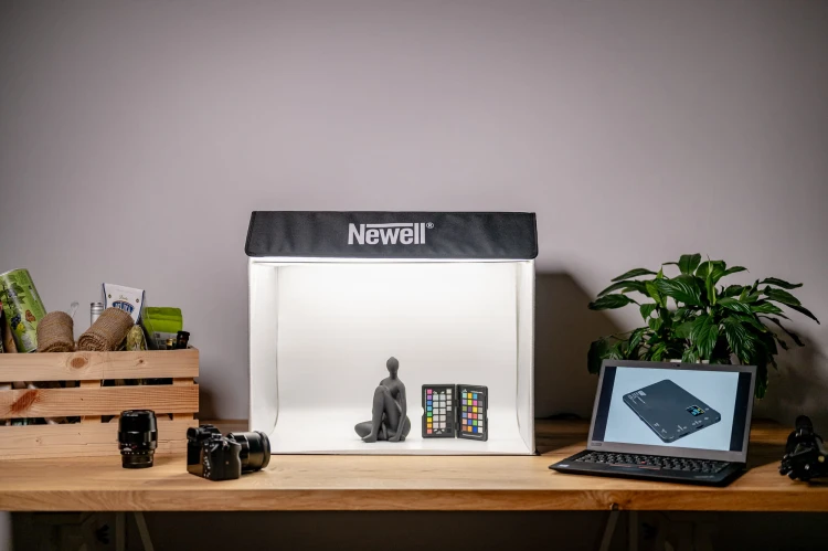 Namiot bezcieniowy z oświetleniem LED Newell M60