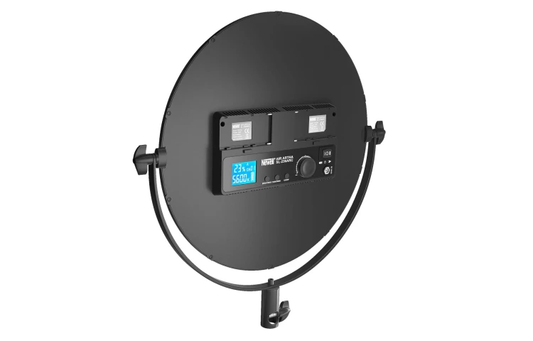 Zestaw lampa LED Newell Air Artha i statyw oświetleniowy Talos