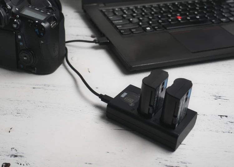 ładowarka-dwukanałowa-newell-dl-usb-c-do-akumulatorów-cpss1b-do-gopro-13 (5).jpg