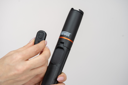 Mały statyw do telefonu Newell M-Pod Pro z funkcją monopodu i pilotem