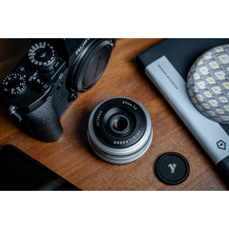 Obiektyw Voigtlander Ultron 27 mm f/2,0 do Fujifilm X - srebrny