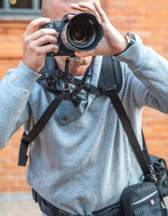 Szelki Reporter Dual X Promax do noszenia dwóch aparatów - wzmocniona wersja, podwójny pasek w akcji