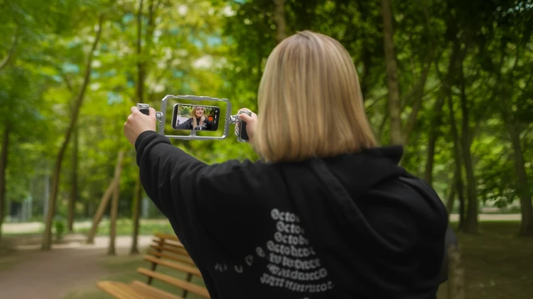 Klatka operatorska Mitoya Galago do telefonu  z mocowaniem magnetycznym